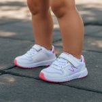 Comment bien choisir les premières chaussures de sport pour votre enfant